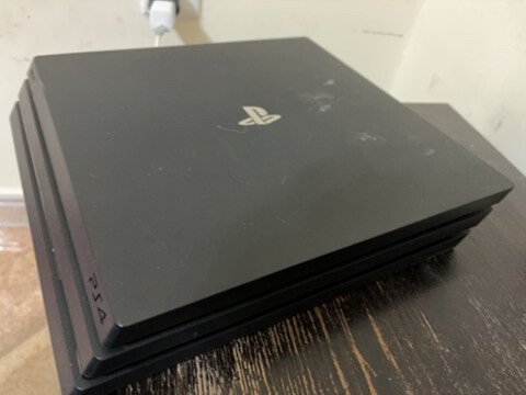 PS4 Pro - 3