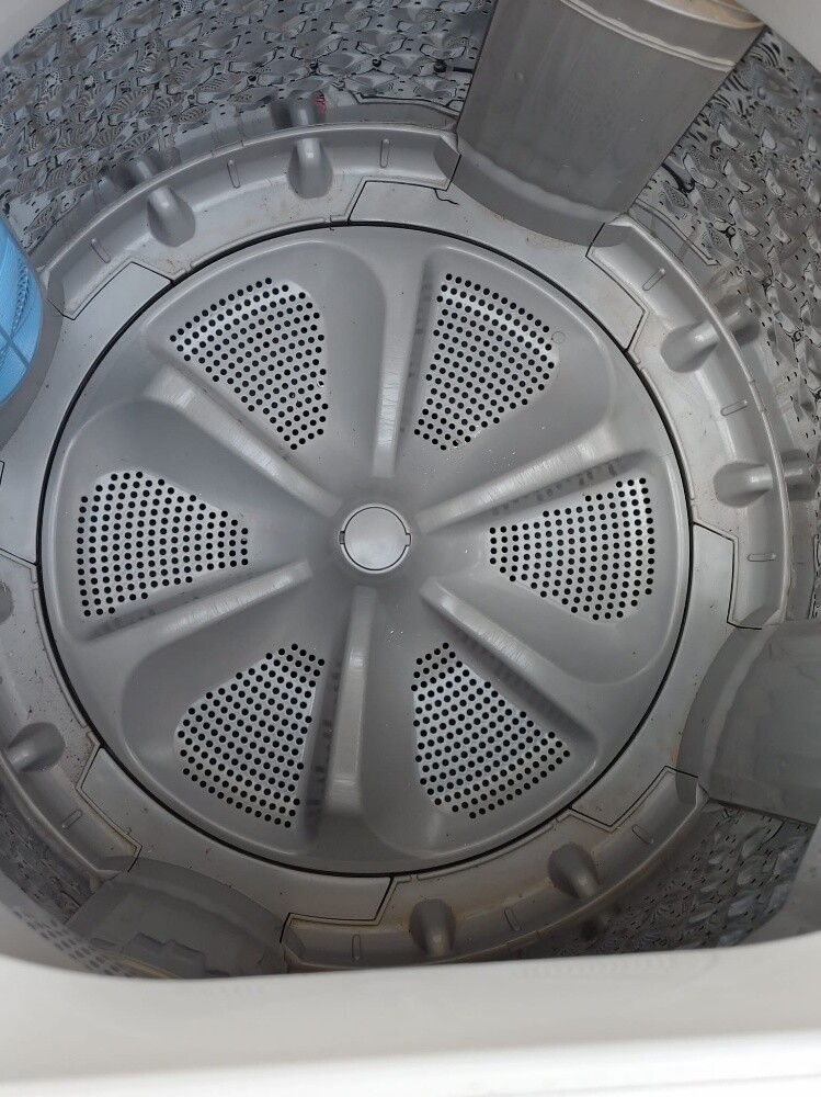 Toshiba 7 kg Front Door - 4
