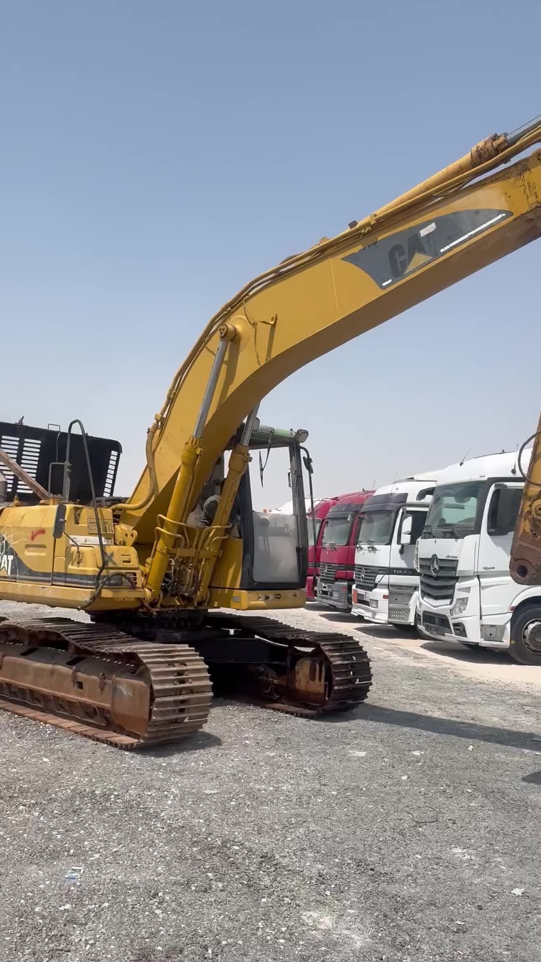 للبيع كاتربلر حجم 320 بي - 1