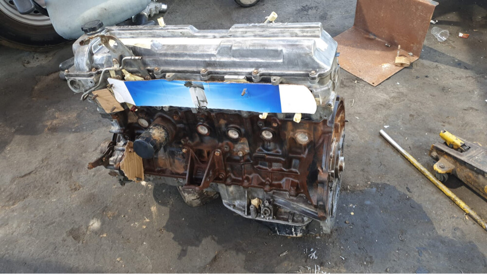 land cruiser engine v6 1998-2007 - 1