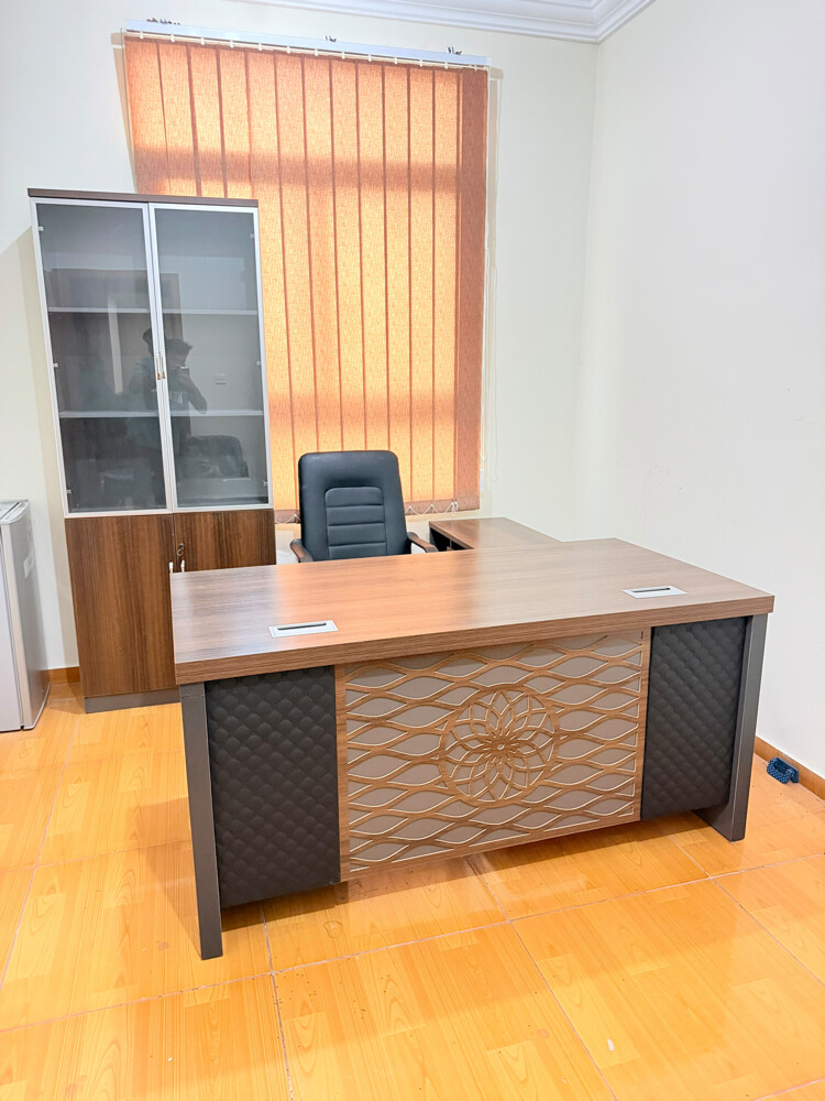 Used manager table with cabinet - 3