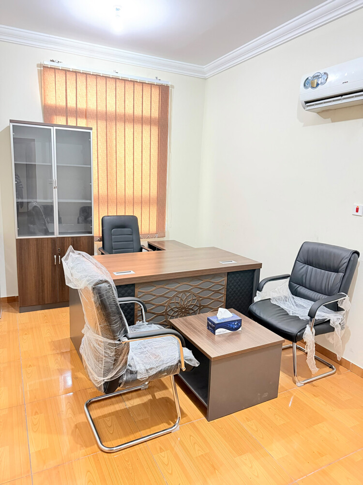Used manager table with cabinet - 5