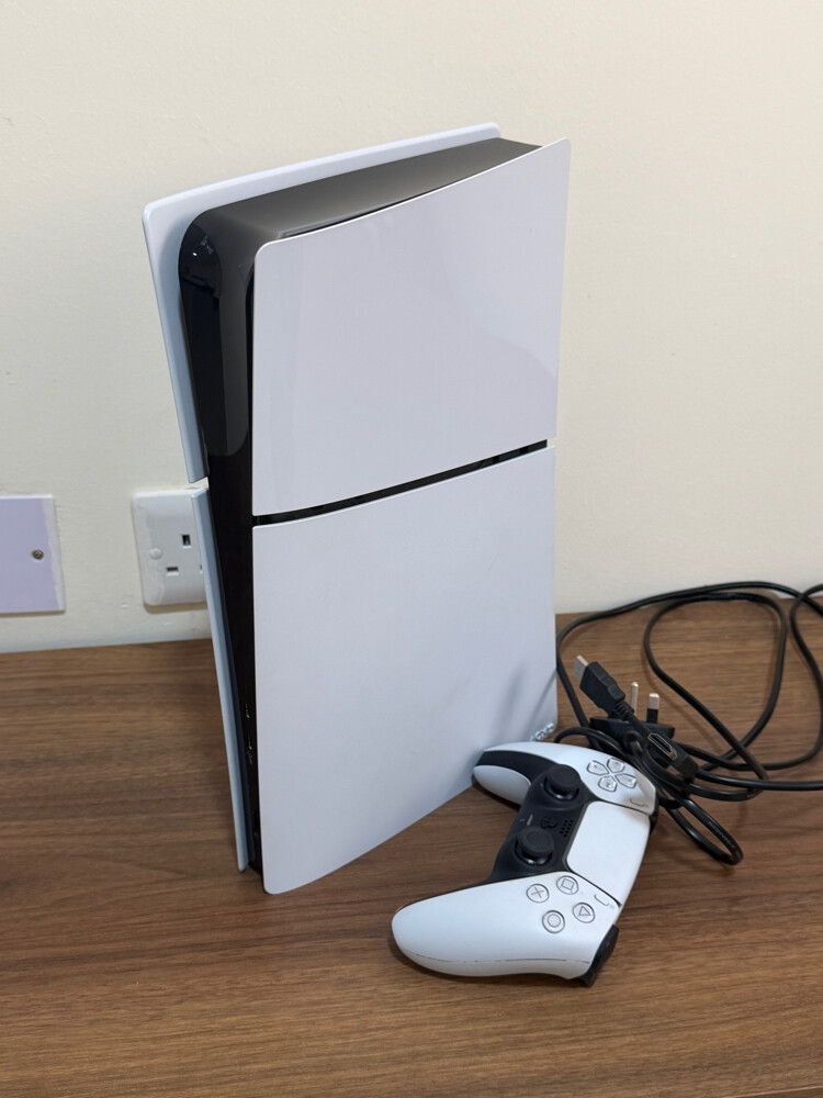 PlayStation 5 slim edition 1TB  - 2