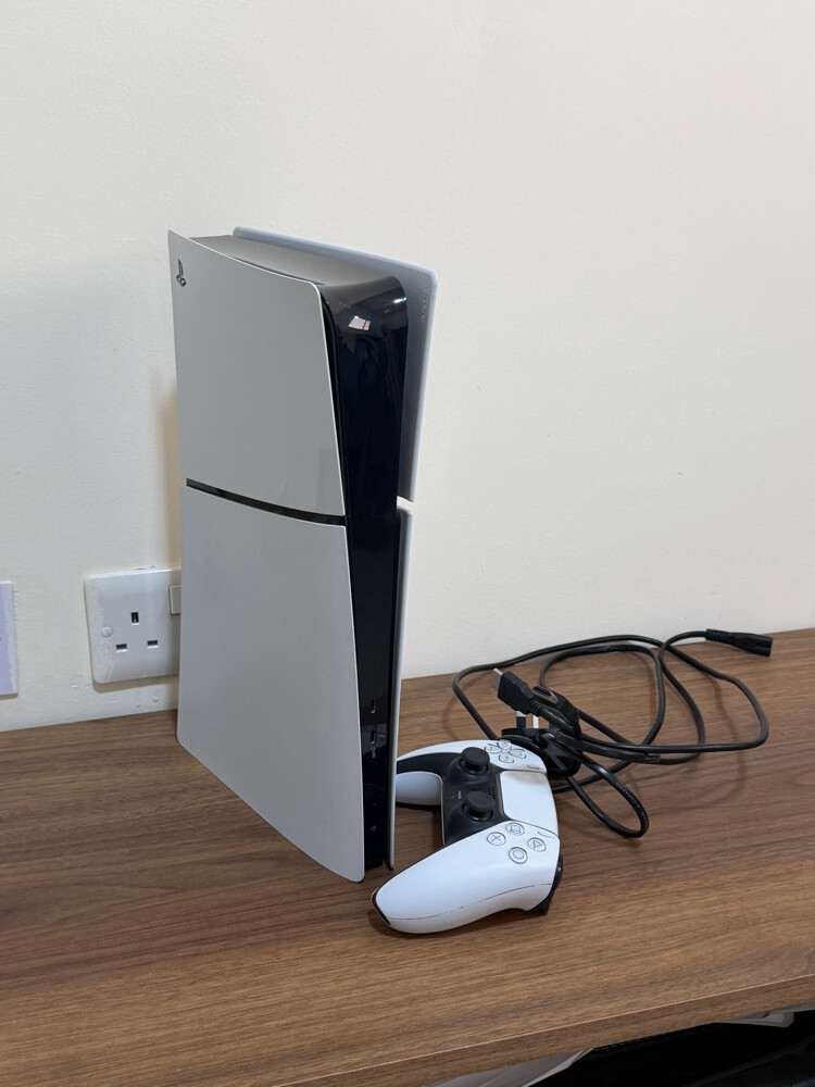 PlayStation 5 slim edition 1TB  - 1