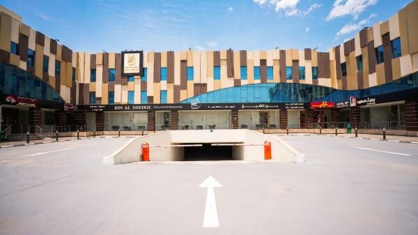 Amazing Retail Shop for Lease - 1