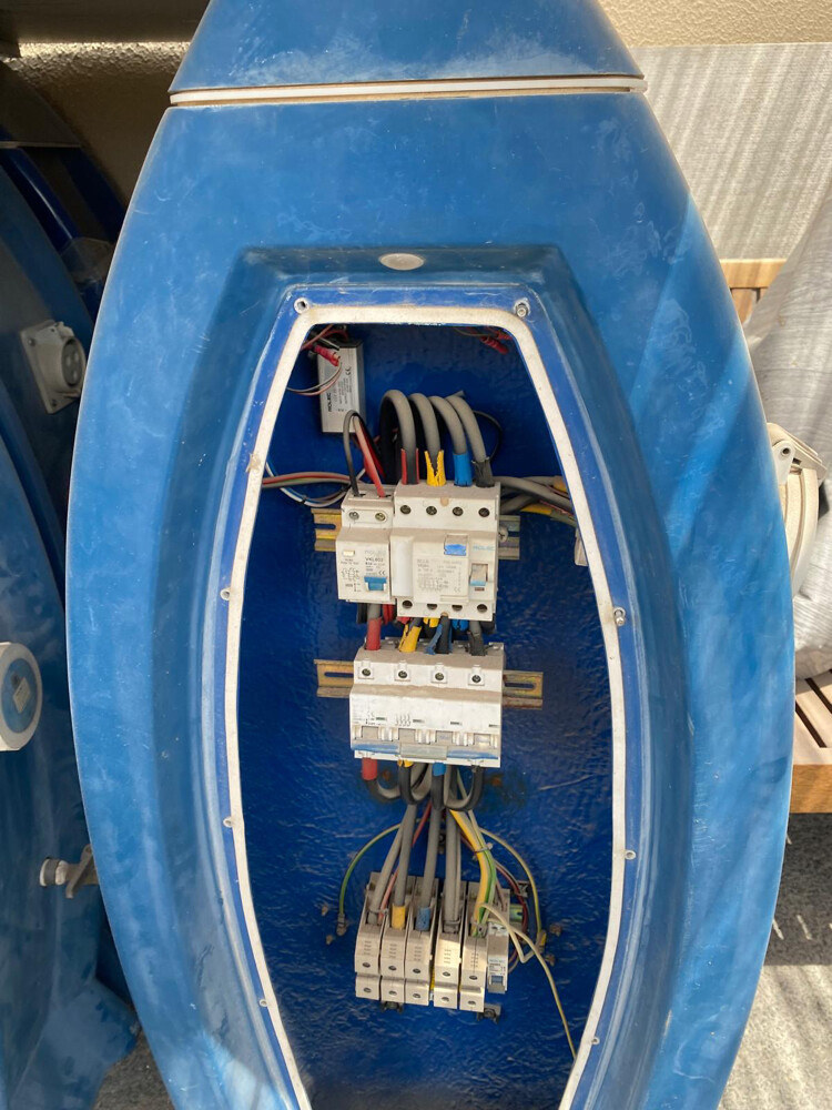 Corrosion-resistant fiberglass mari - 4