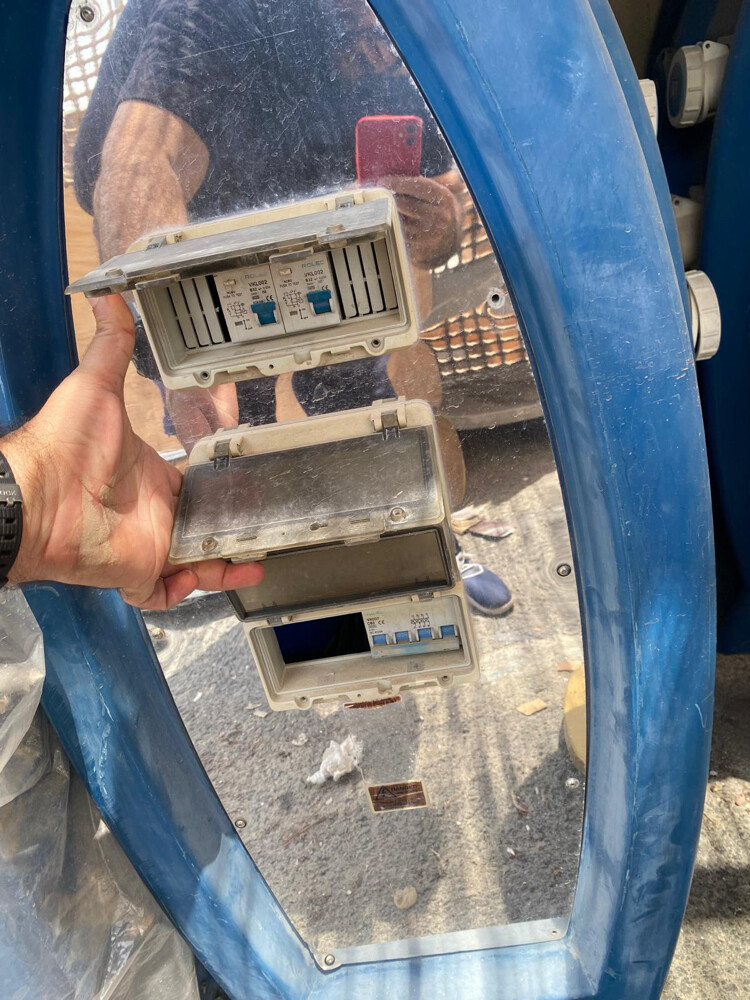 Corrosion-resistant fiberglass mari - 1