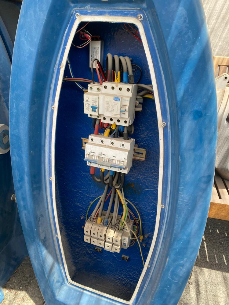 Corrosion-resistant fiberglass mari - 2