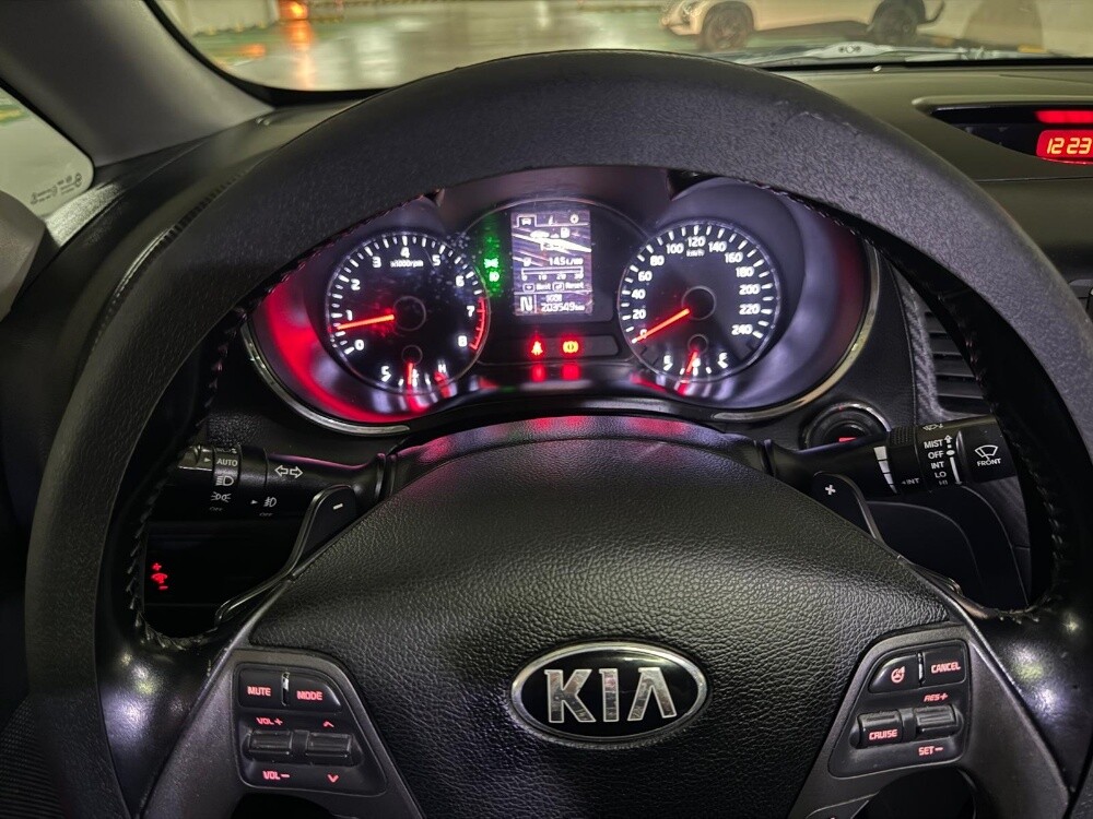 Kia Cerato Full Options - 9