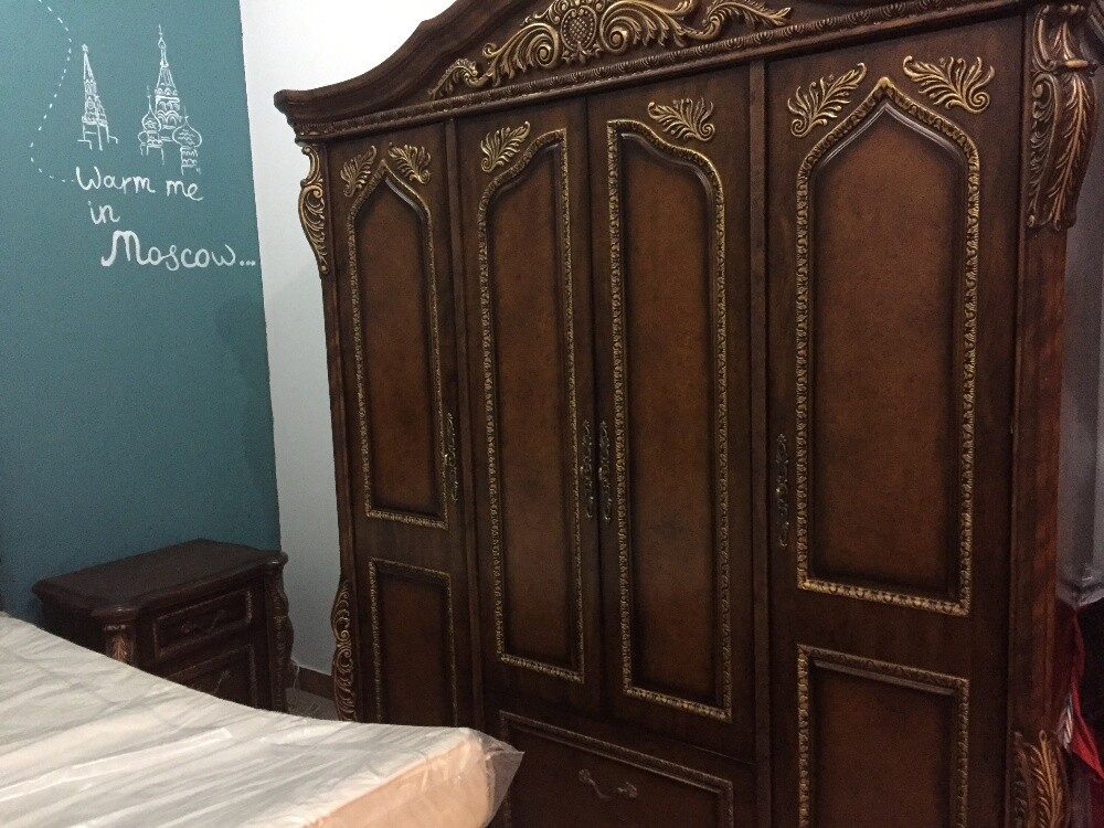 Queen bedroom - 5