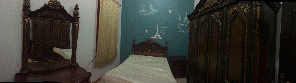 Queen bedroom - 1