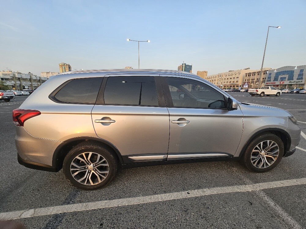 Mitsubishi outlander 2018 - 5