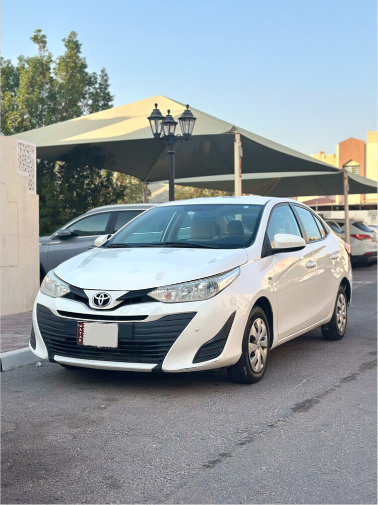 TOYOTA YARIS - 4