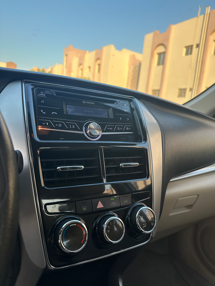 TOYOTA YARIS - 7