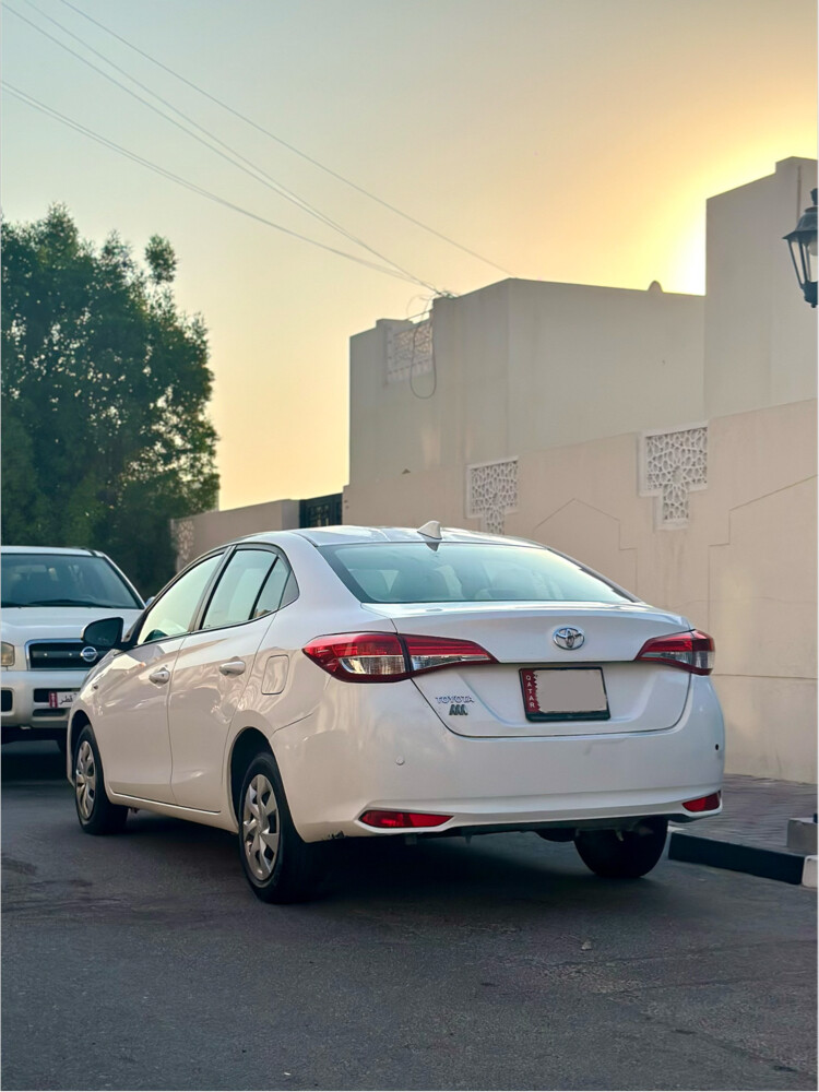 TOYOTA YARIS - 3