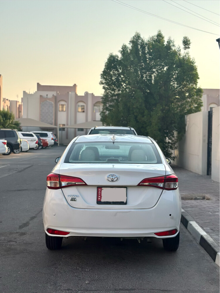TOYOTA YARIS - 6