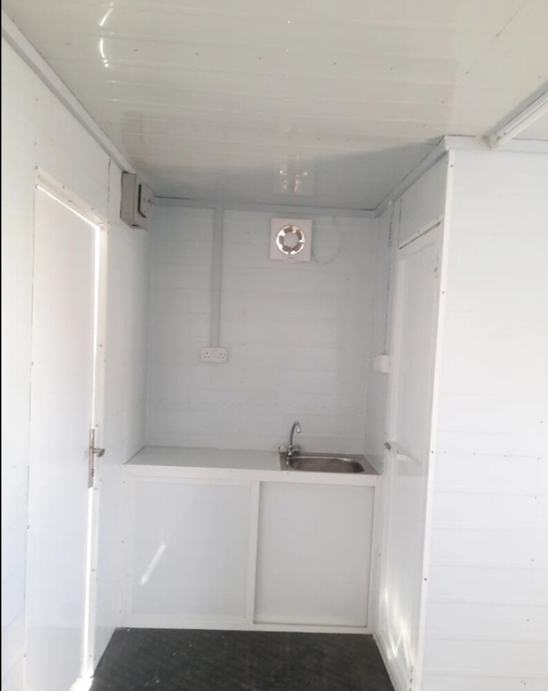 cabin toilet kitchen - 5