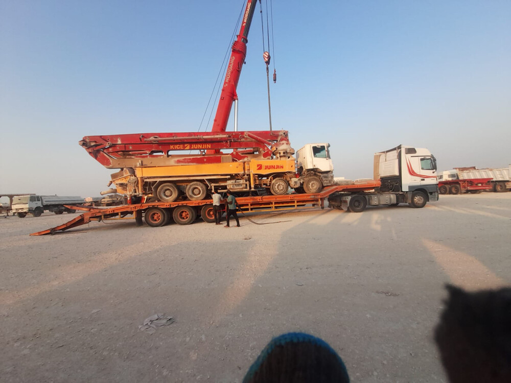 Length: 16 meters • Width: 3.25 met - 4