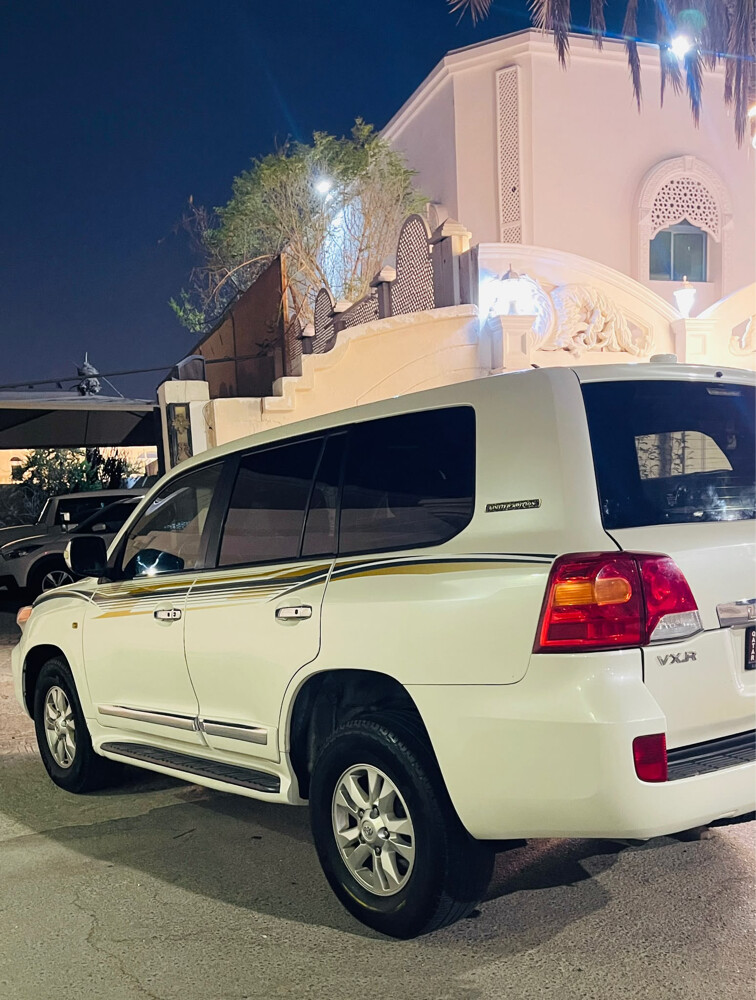 Land Cruiser V8 VXR 4.7 2009 Model - 1
