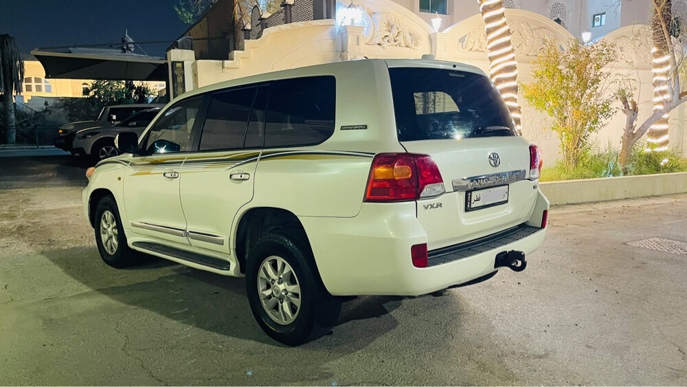 Land Cruiser V8 VXR 4.7 2009 Model - 4