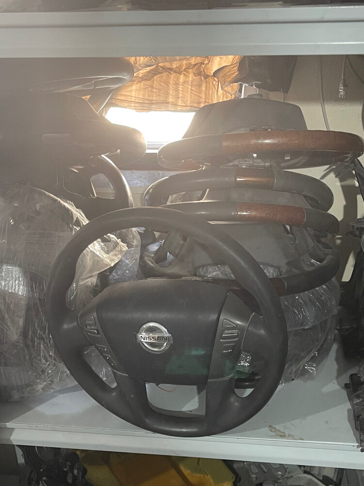 steering wheel  - 2