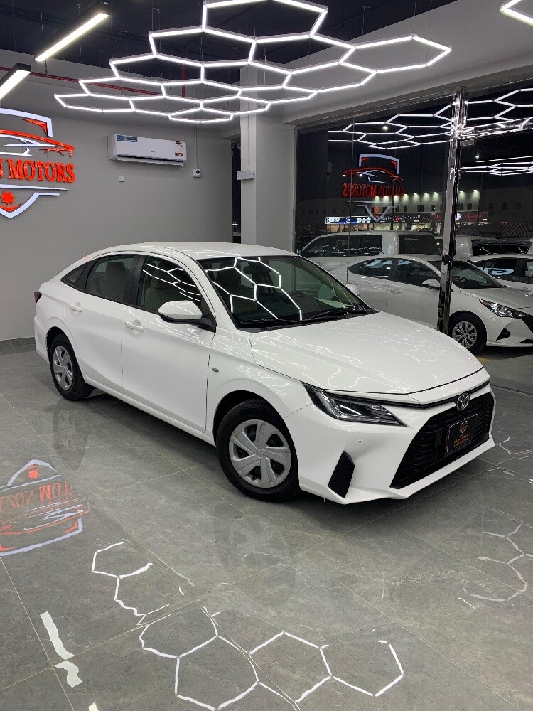 Toyota Yaris Automatic Sedan - 12