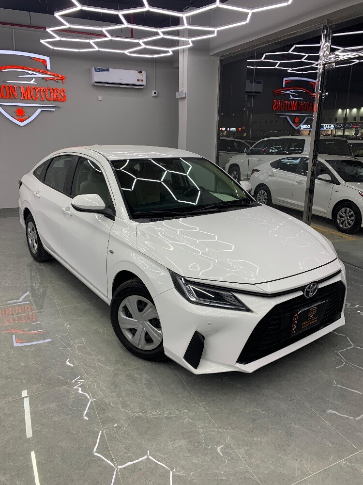 Toyota Yaris Automatic Sedan - 10