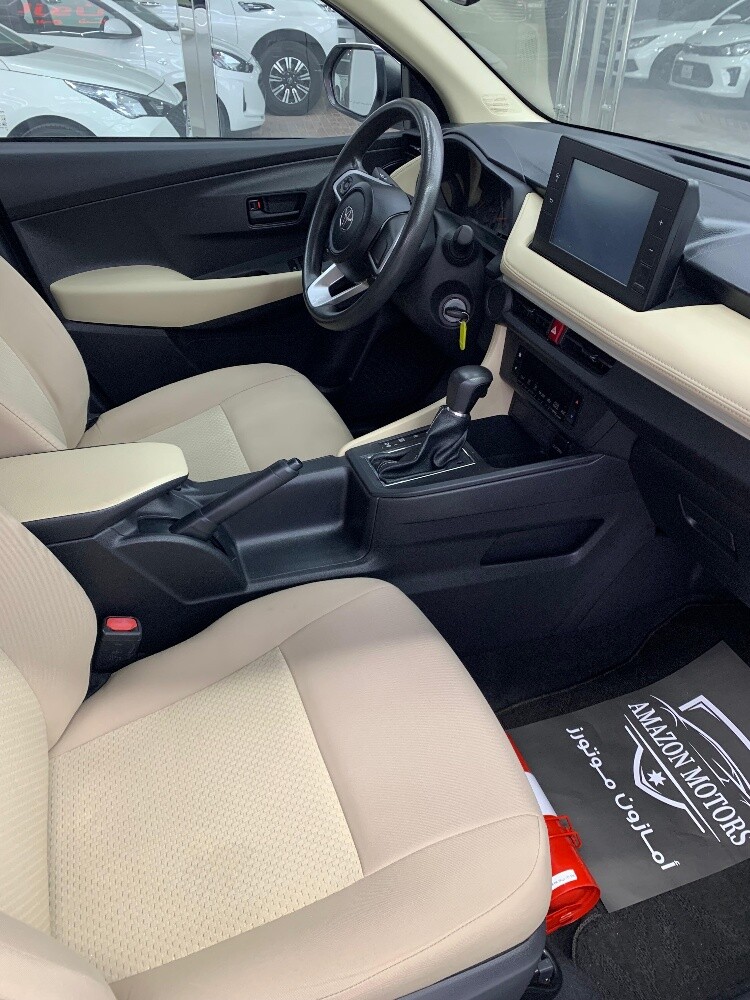Toyota Yaris Automatic Sedan - 8