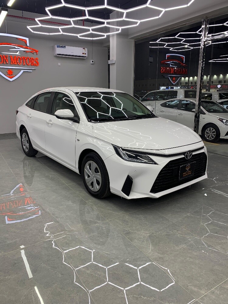 Toyota Yaris Automatic Sedan - 9