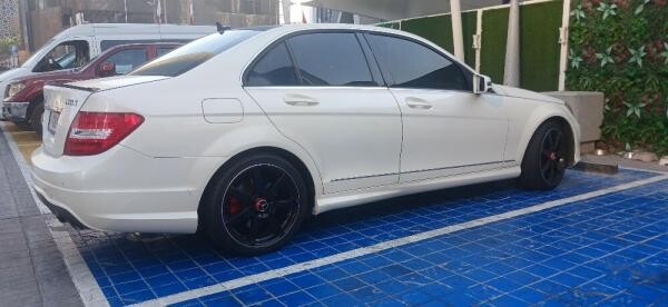 مرسيدس بنز سي 300 اي ام جي 2014 - 12