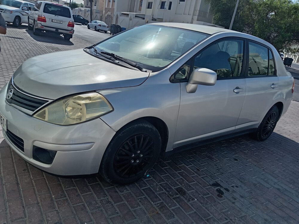 nissan tida2011 - 4