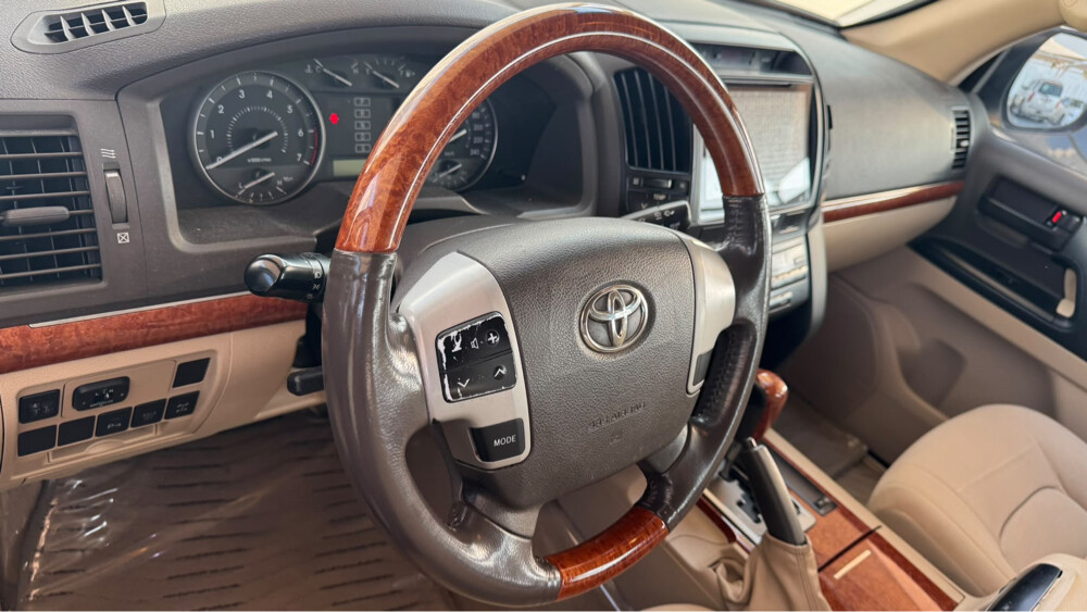 Land Cruiser GXR - 6