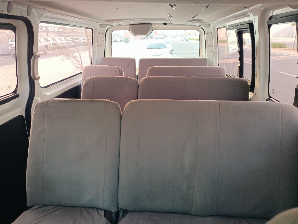Nissan Urban - 6