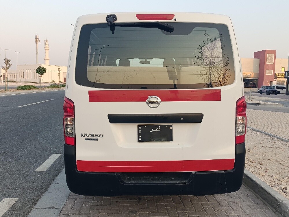 Nissan Urban - 4