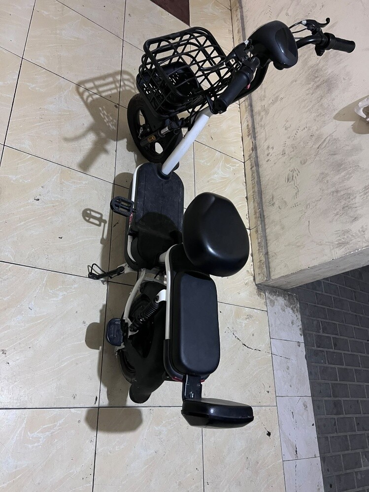 Electric scooter like new - 2