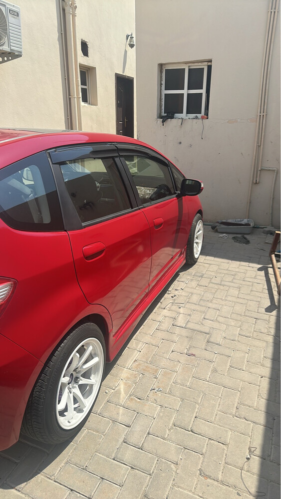 honda jazzz full option - 3