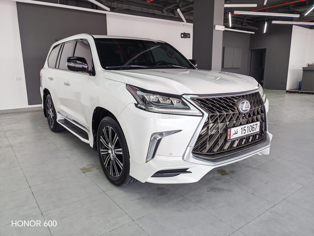 Lexus 2018 white  - 3