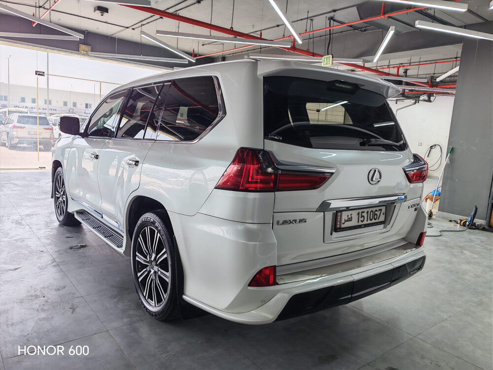 Lexus 2018 white  - 5