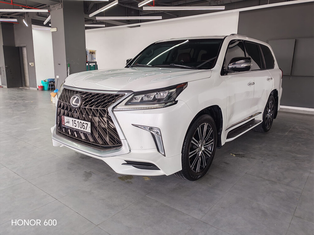 Lexus 2018 white  - 6