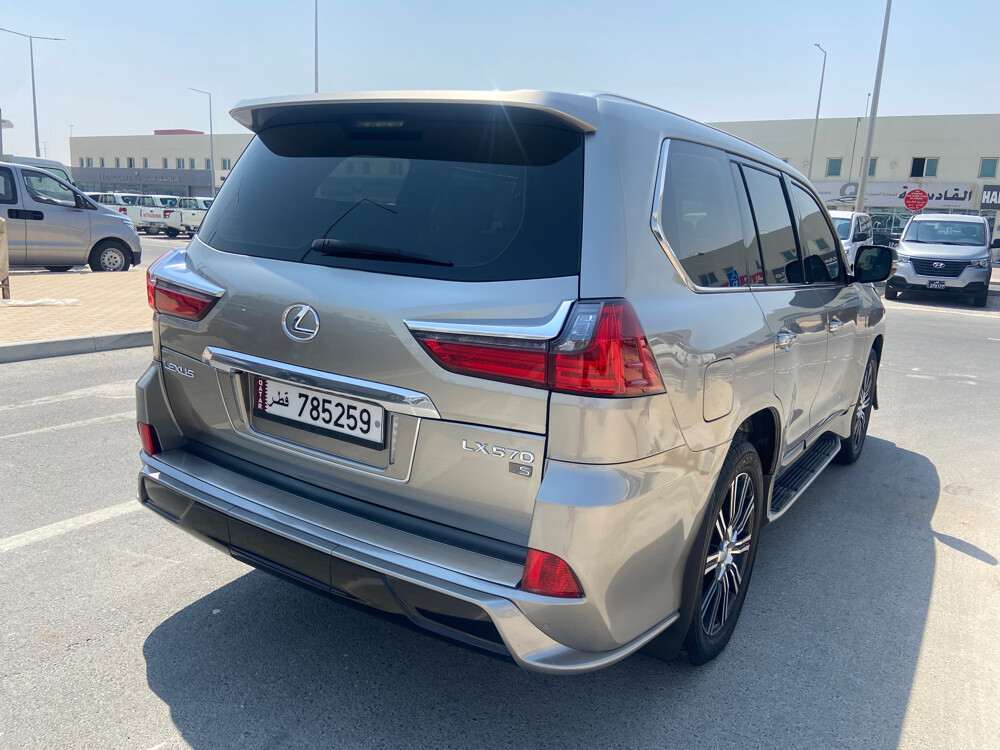 Lexus 2018 Titanium  - 3