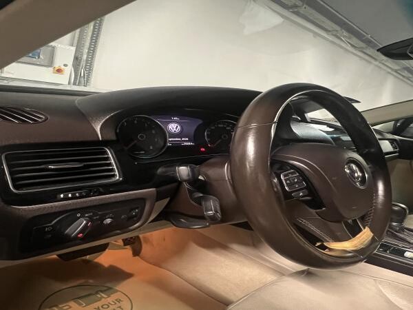 Volkswagen Touareg 2015 3.6L V6 - 12