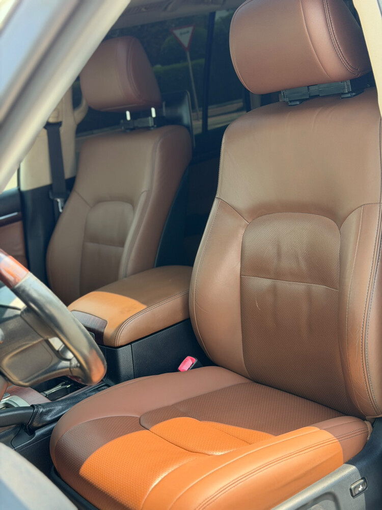Toyota Land Cruiser VXR Premium - 11