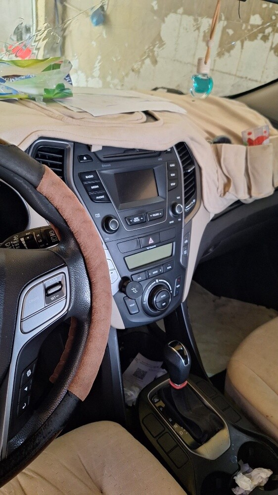 السيارة جاهزة نضيفه جدا - 1