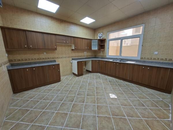 PRIME 4BR VILLA MURAIKH + POOL - 10