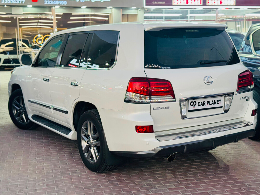 LX 570 - 2015 - 3
