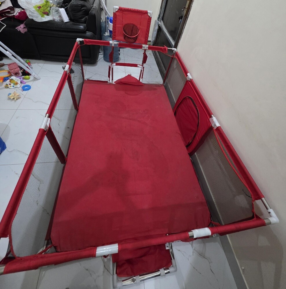 Baby playpen - 2