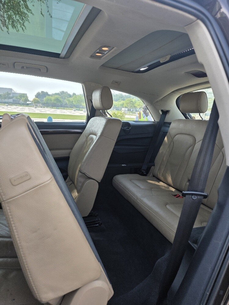 7-seats Audi Q7 – Full Option - 6