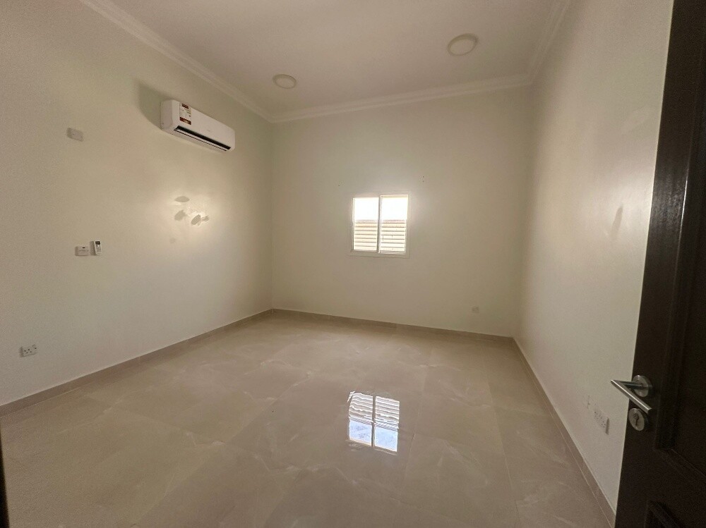 Apartment for rent in Umm Al Amad, - 2