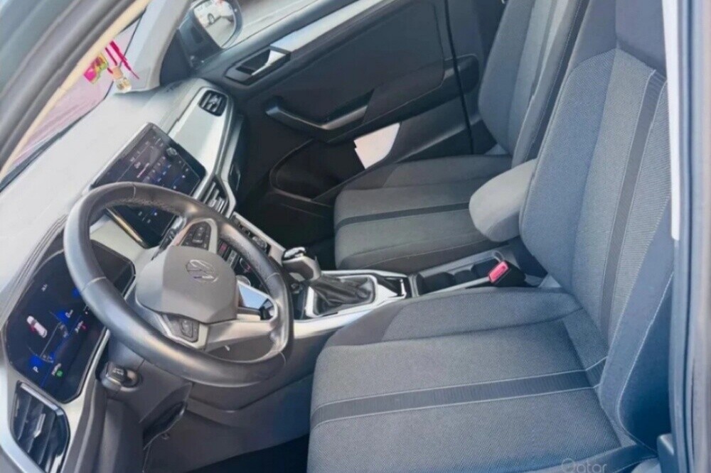 Volkswagen T-ROC 2023 (low mileage) - 2