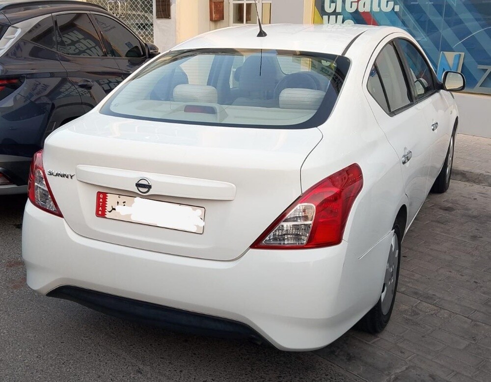 Nissan sunny 2022 - 1